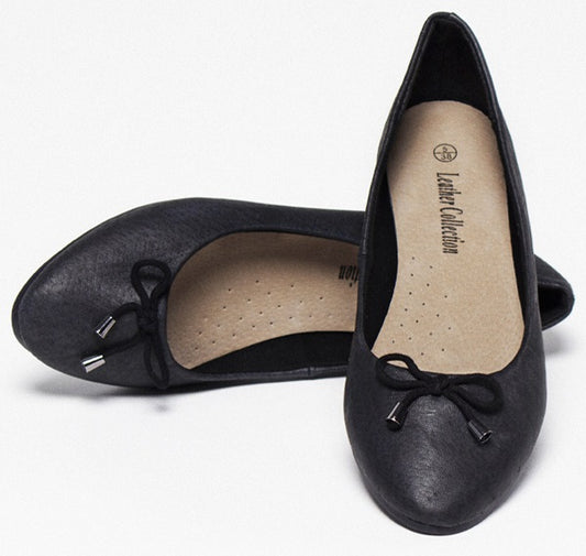 Salon Shoe F80275. Colour: Black. Size: 3