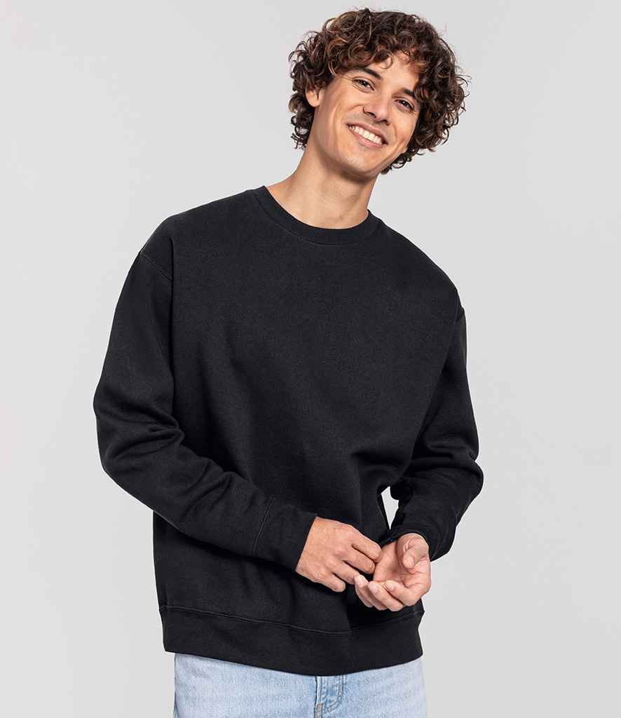 Fruit of the Loom Iconic Premium Set-In Sweatshirt | Black